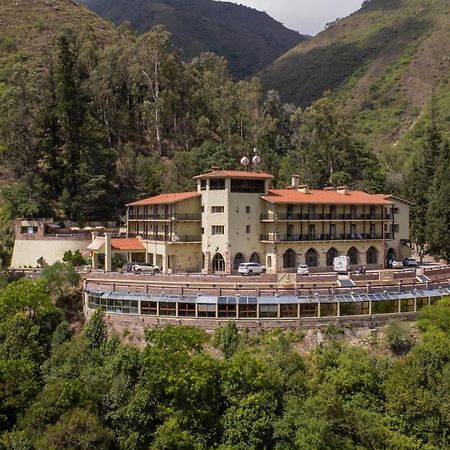 Hotel Spa Termas De Reyes サンサルバドールデフフイ エクステリア 写真