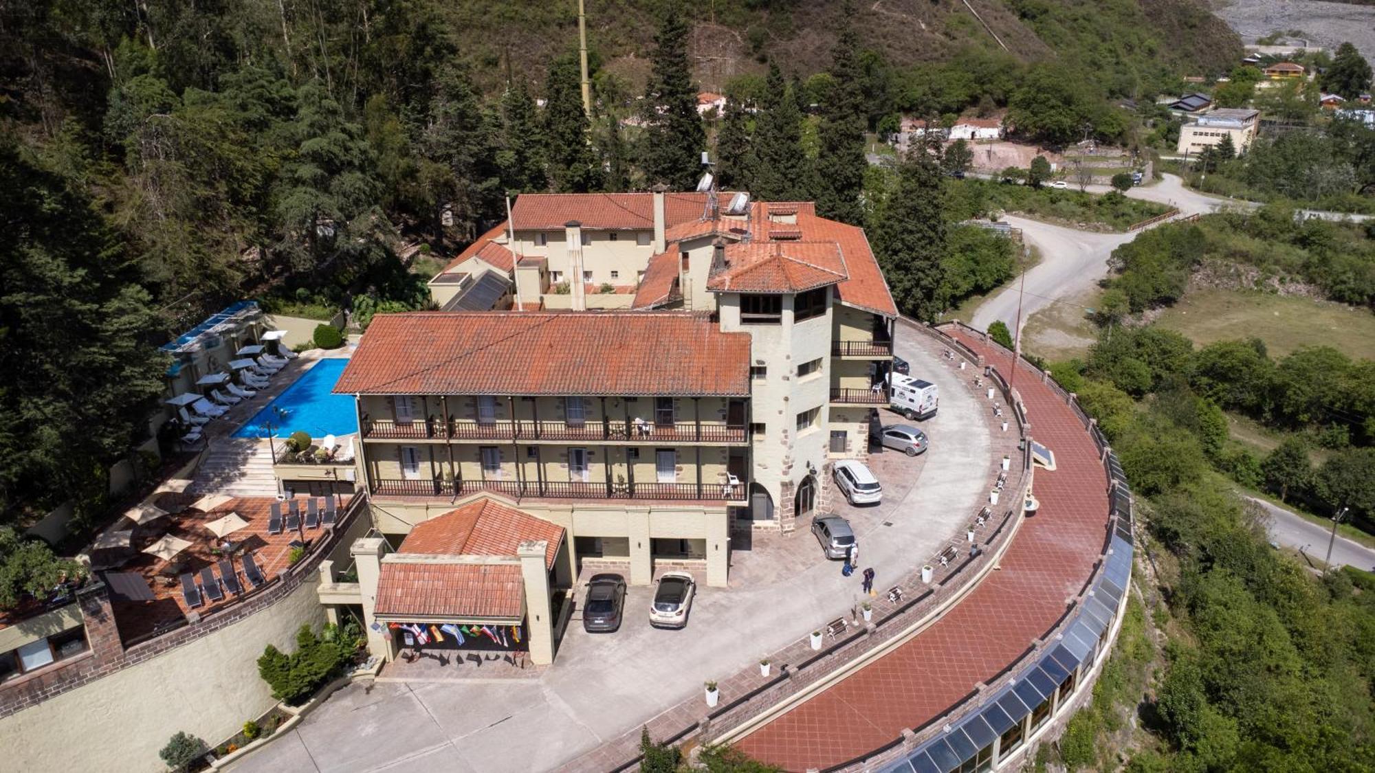 Hotel Spa Termas De Reyes サンサルバドールデフフイ エクステリア 写真
