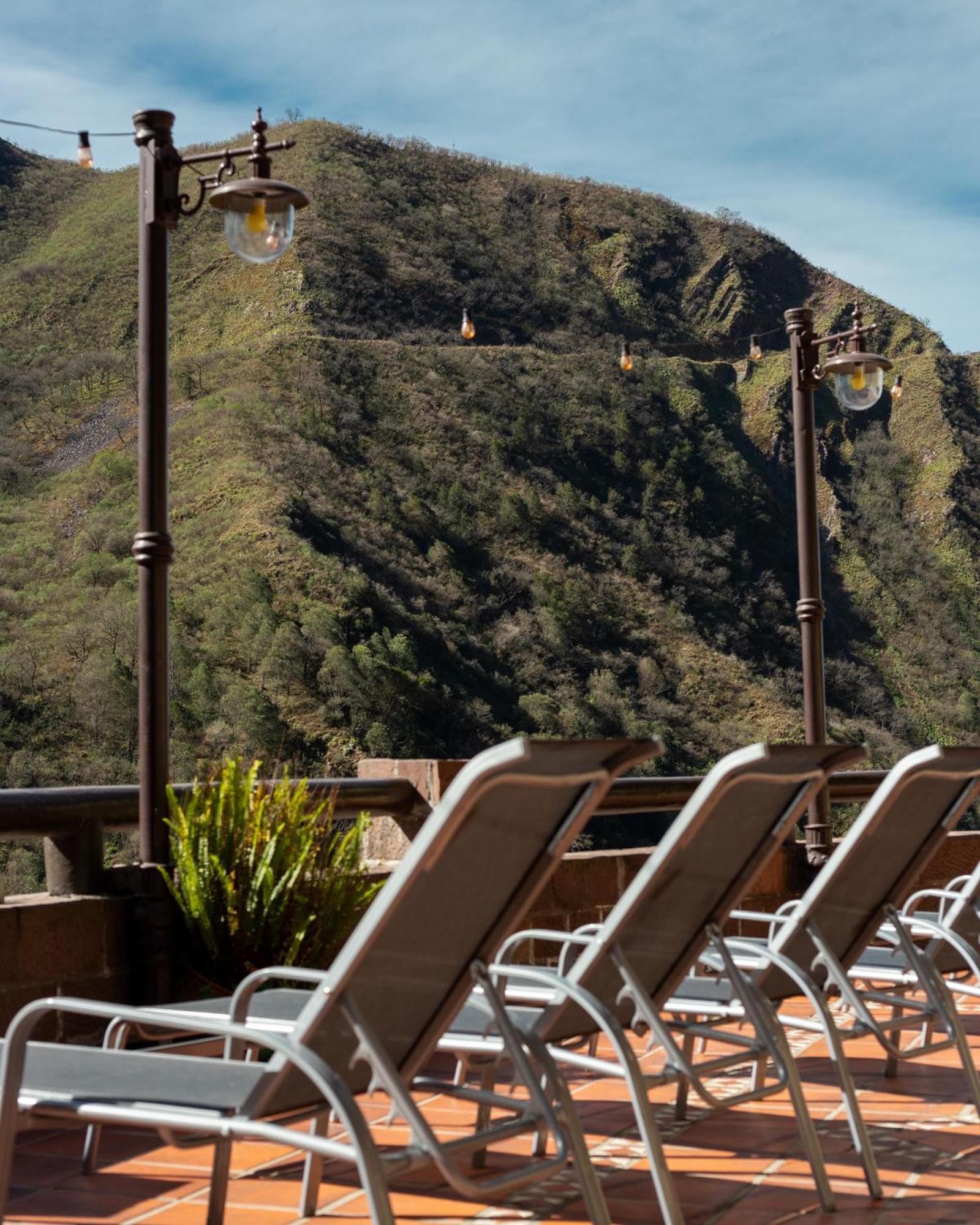 Hotel Spa Termas De Reyes サンサルバドールデフフイ エクステリア 写真