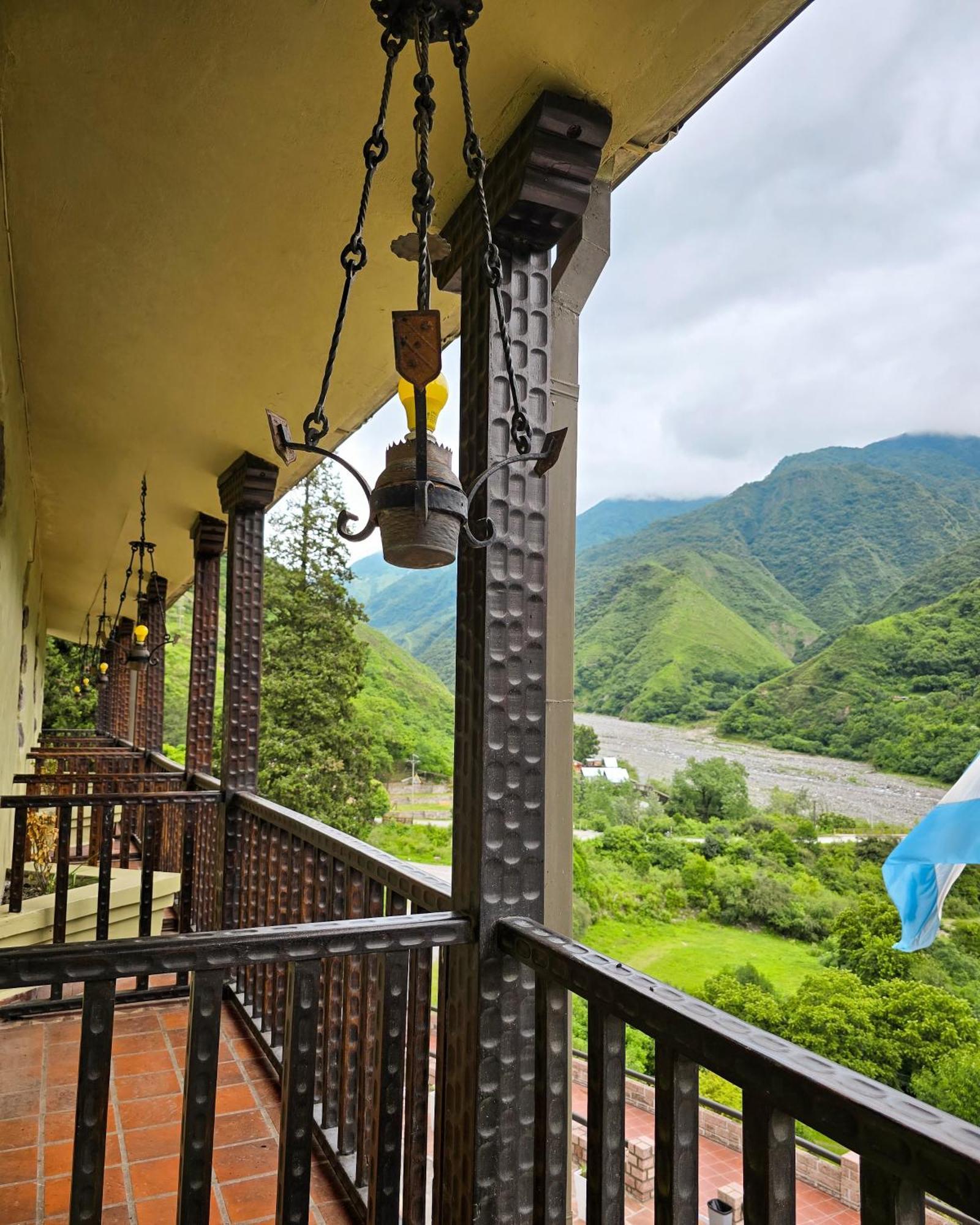 Hotel Spa Termas De Reyes サンサルバドールデフフイ エクステリア 写真