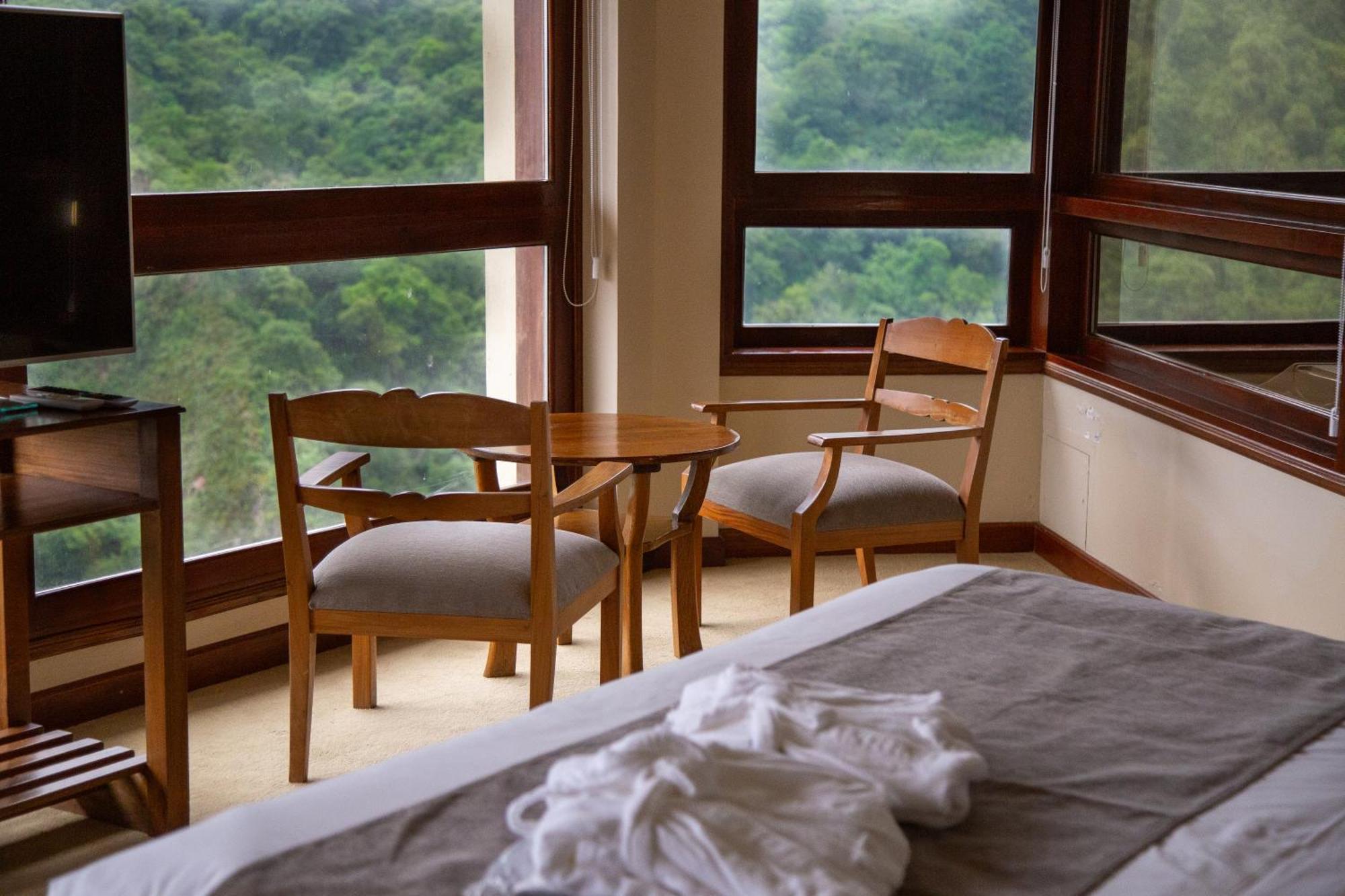 Hotel Spa Termas De Reyes サンサルバドールデフフイ エクステリア 写真