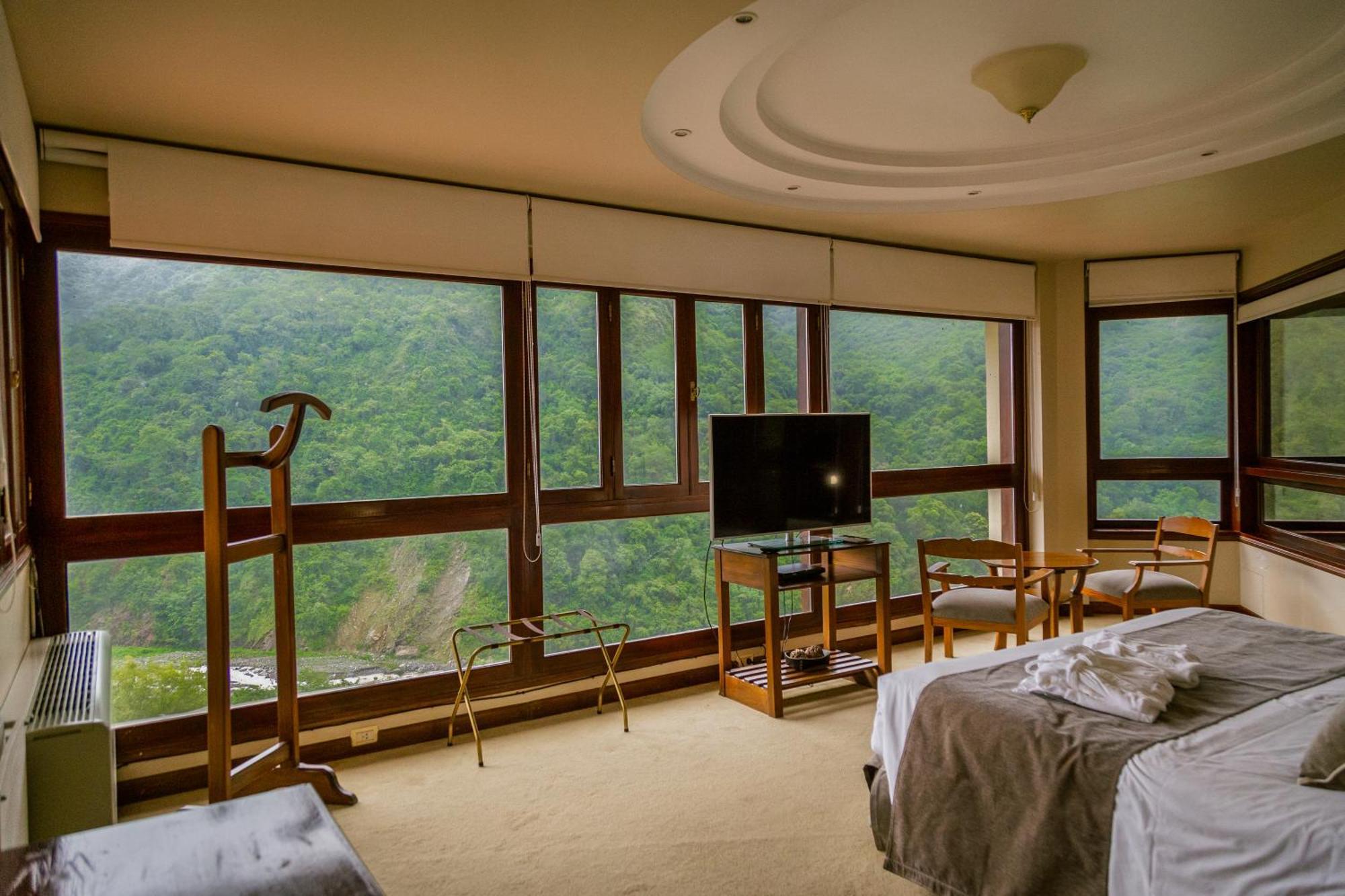Hotel Spa Termas De Reyes サンサルバドールデフフイ エクステリア 写真