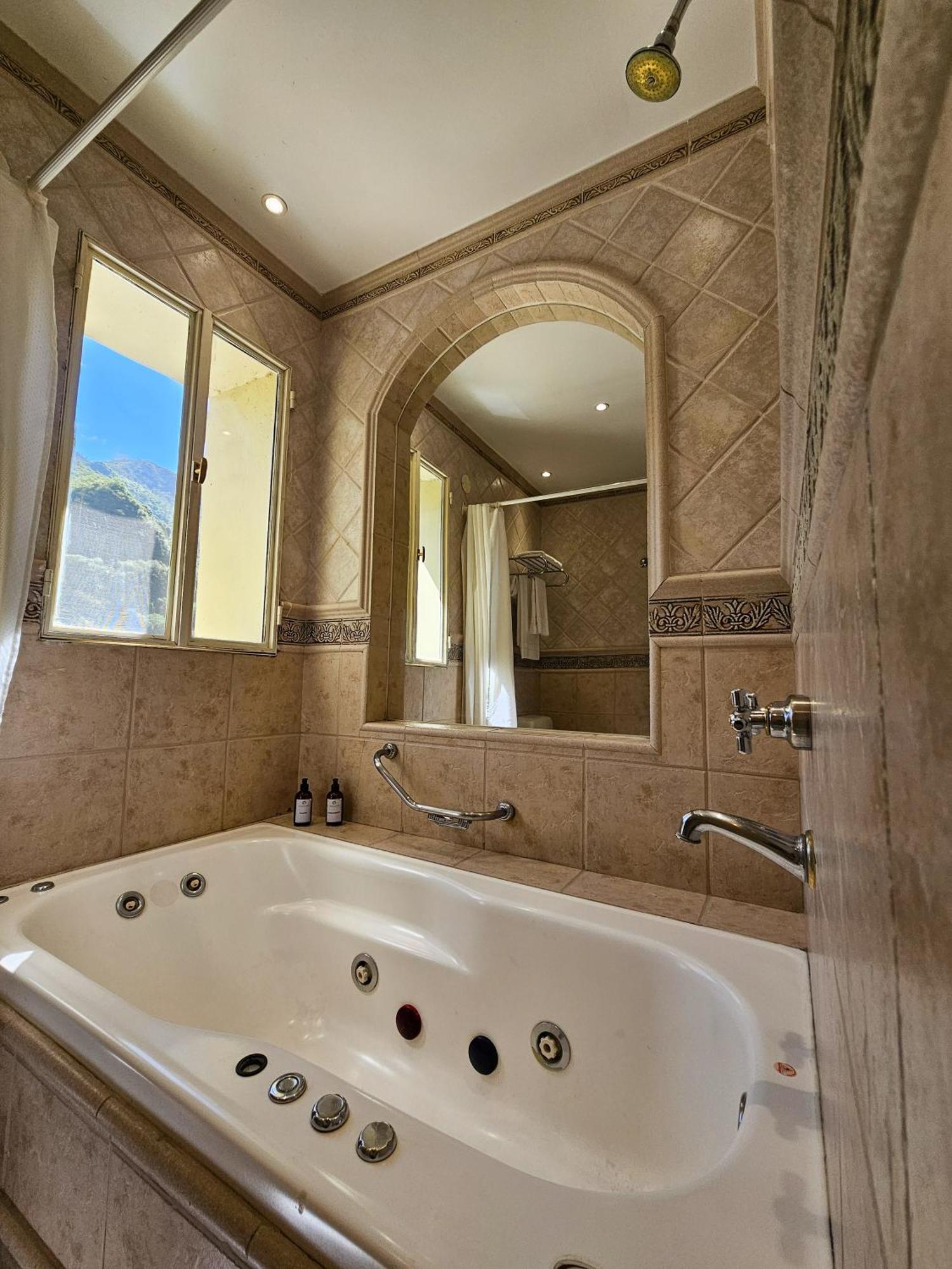 Hotel Spa Termas De Reyes サンサルバドールデフフイ エクステリア 写真